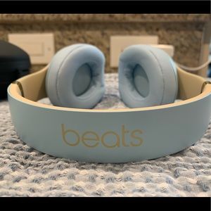 Beats Studio 3 Wireless- Used Once